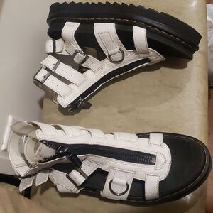 DR.MARTENS SIZE 9 GOOD CONDITION